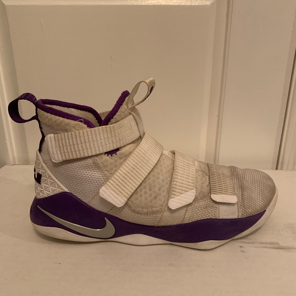 Lebron - Picture 2 of 7